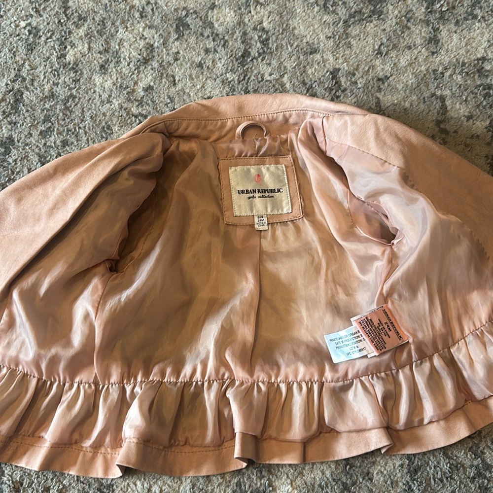 Leather jacket - Picture 3 of 7